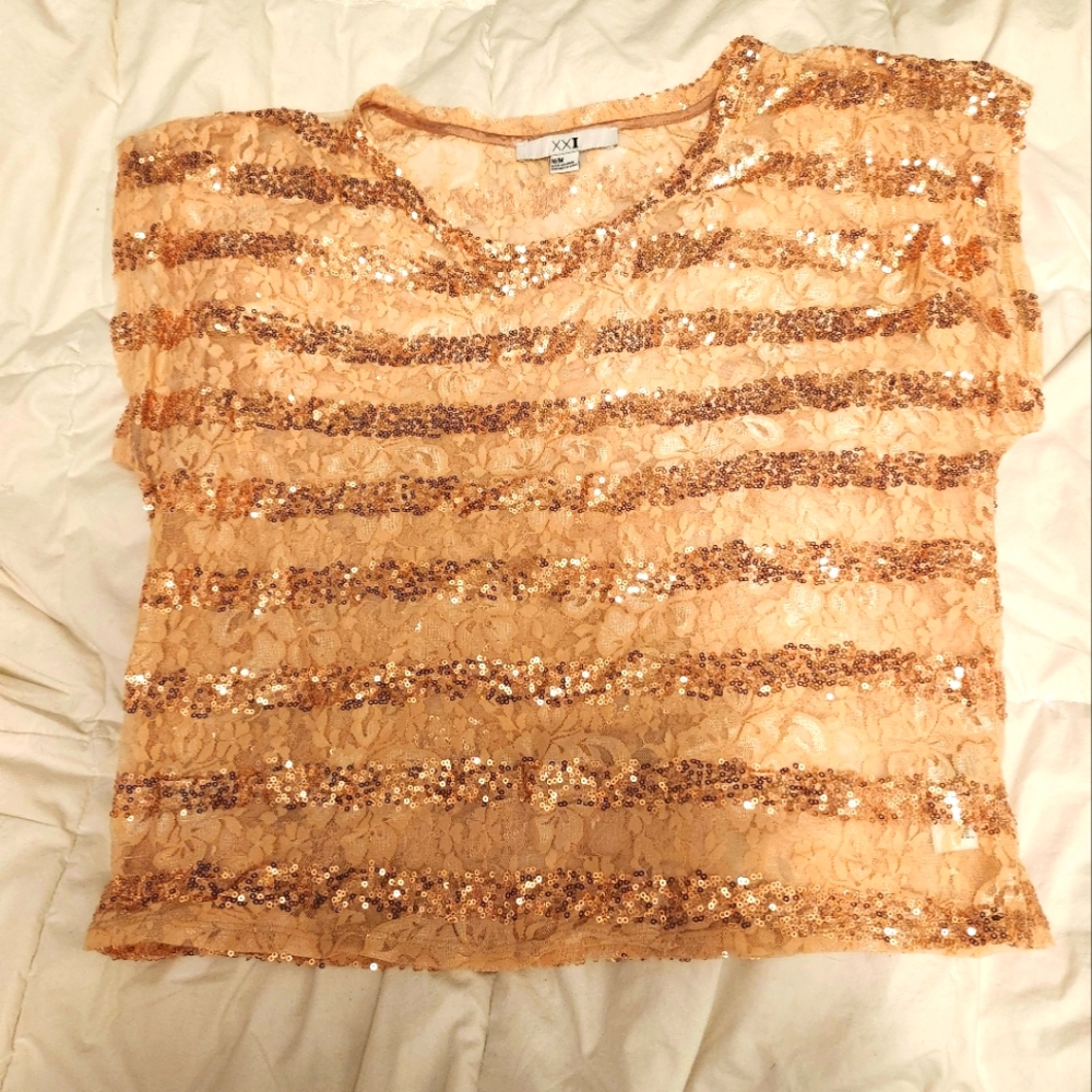 FOREVER 21 Rose Gold Sequin Coropped, T-shirt, Size M, EUC